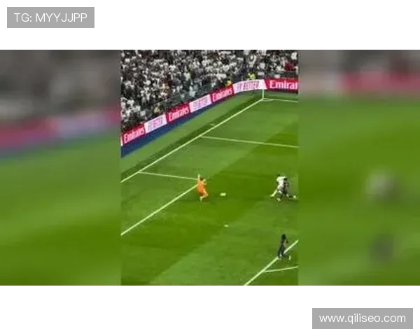 贝林厄姆精准直塞助攻 姆巴佩单刀破门上演精彩进球